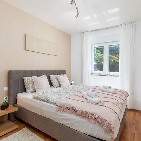 Apartment Sunny - 2min From The Beach